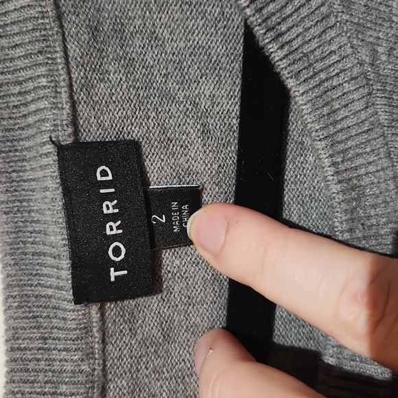 Penguin holiday sweater - Picture 2 of 6